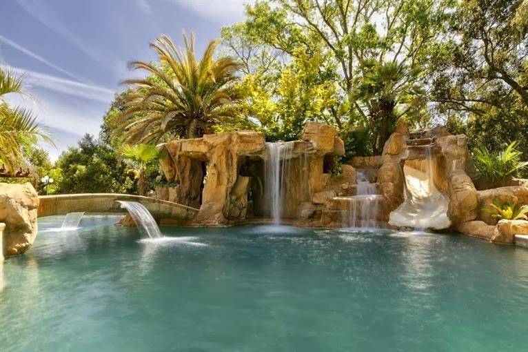 Tropical Swimming Oasis
